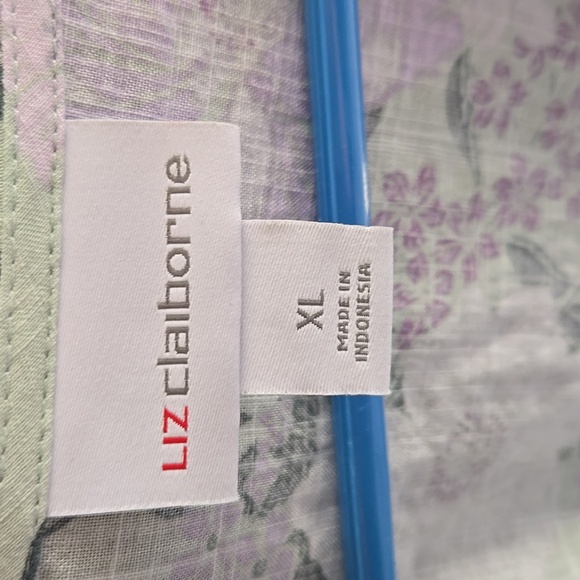 Liz Claiborne Cream Floral Wrap Blouse - Picture 3 of 7